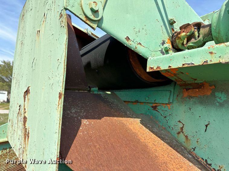 image for item LR9657 Koehring K  chip spreader