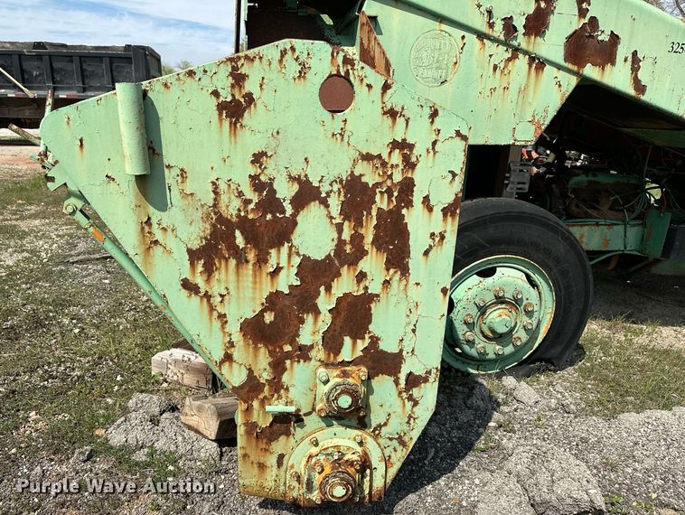 image for item LR9657 Koehring K  chip spreader