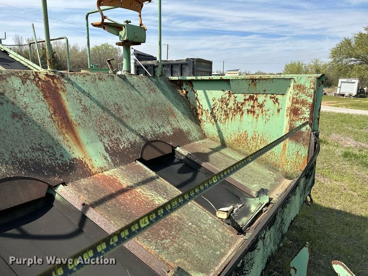 image for item LR9657 Koehring K  chip spreader