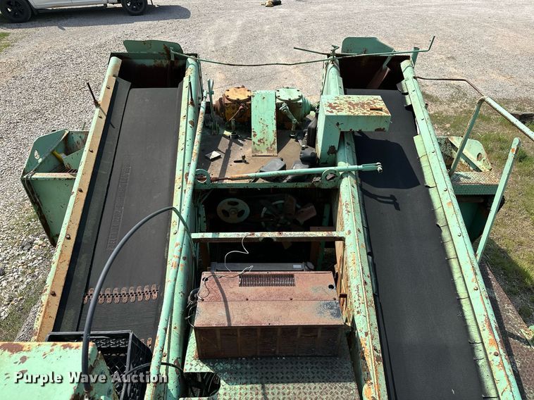 image for item LR9657 Koehring K  chip spreader