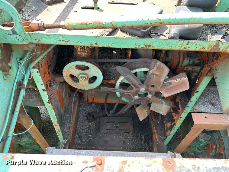 image for item LR9657 Koehring K  chip spreader