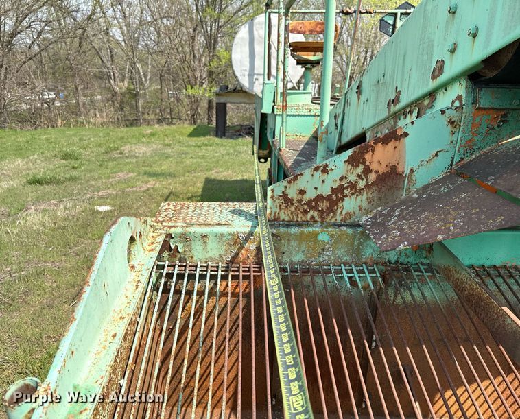 image for item LR9657 Koehring K  chip spreader