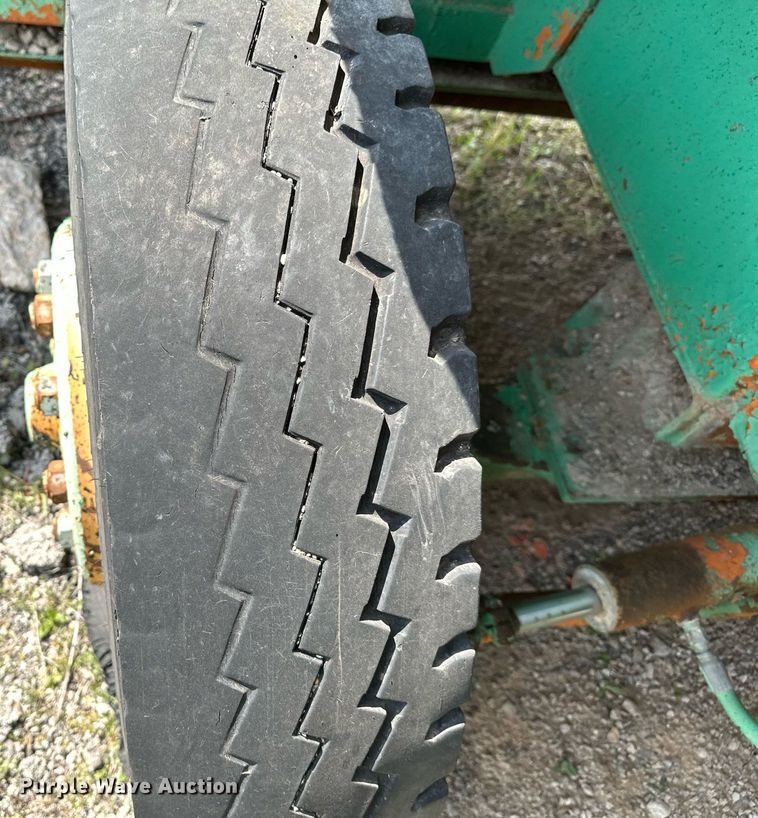 image for item LR9657 Koehring K  chip spreader