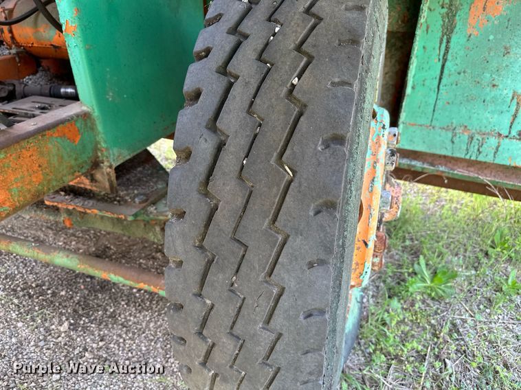 image for item LR9657 Koehring K  chip spreader