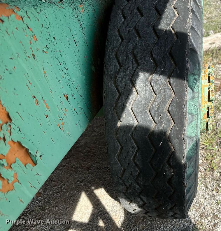 image for item LR9657 Koehring K  chip spreader