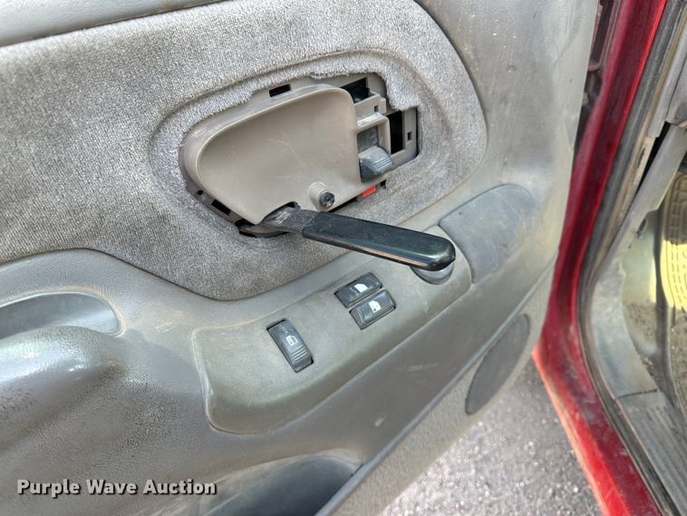 image for item LT9275 1998 Chevrolet K2500  Ext. Cab pickup truck