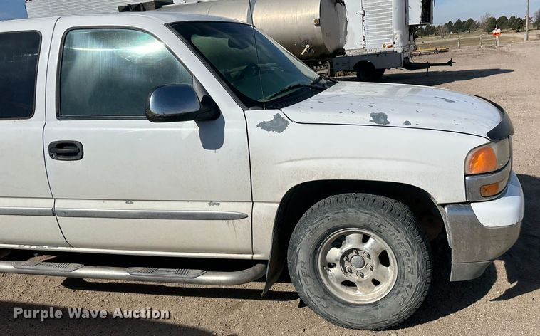 image for item LT9277 2002 GMC Sierra 1500  Ext. Cab pickup truck