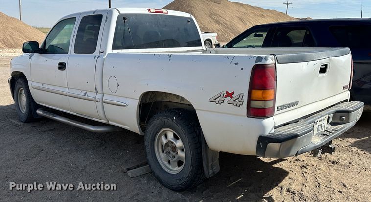 image for item LT9277 2002 GMC Sierra 1500  Ext. Cab pickup truck