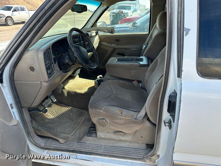 image for item LT9277 2002 GMC Sierra 1500  Ext. Cab pickup truck