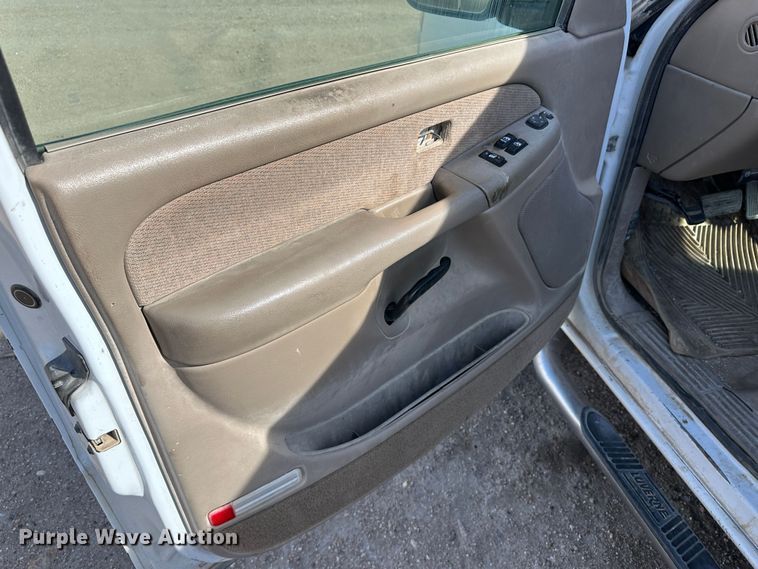 image for item LT9277 2002 GMC Sierra 1500  Ext. Cab pickup truck