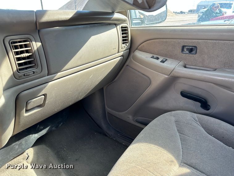 image for item LT9277 2002 GMC Sierra 1500  Ext. Cab pickup truck