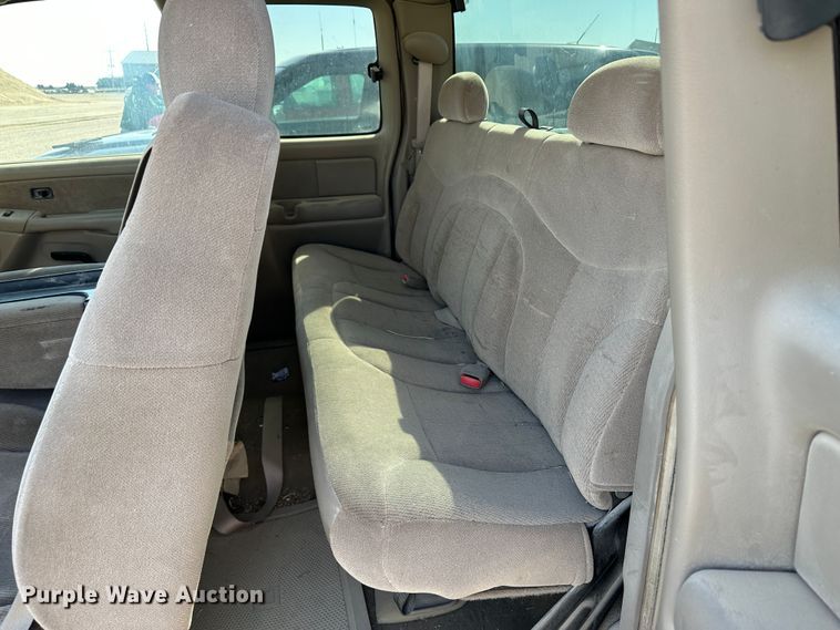 image for item LT9277 2002 GMC Sierra 1500  Ext. Cab pickup truck