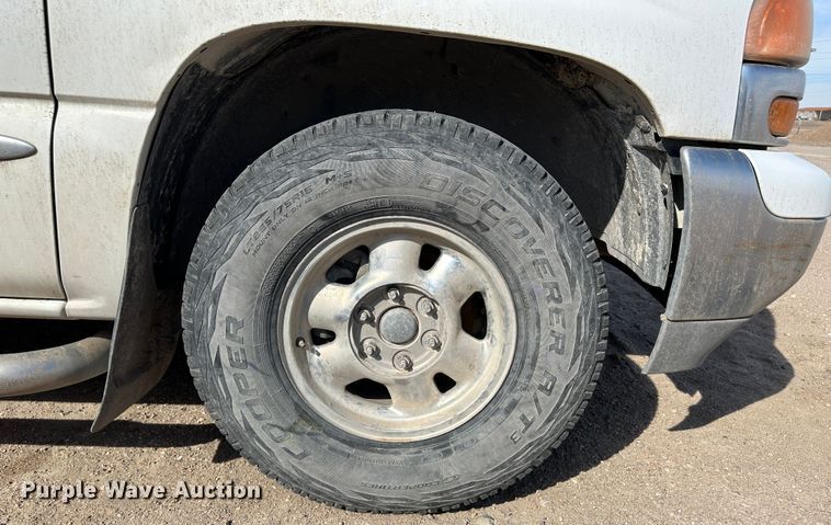 image for item LT9277 2002 GMC Sierra 1500  Ext. Cab pickup truck