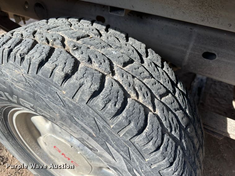 image for item LT9277 2002 GMC Sierra 1500  Ext. Cab pickup truck