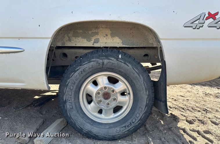 image for item LT9277 2002 GMC Sierra 1500  Ext. Cab pickup truck