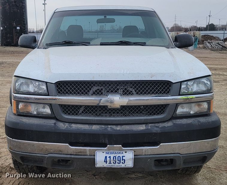 image for item LV9391 2004 Chevrolet Silverado 2500 HD  pickup truck