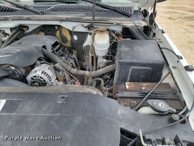 image for item LV9391 2004 Chevrolet Silverado 2500 HD  pickup truck