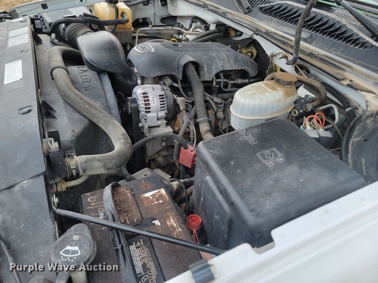 image for item LV9391 2004 Chevrolet Silverado 2500 HD  pickup truck