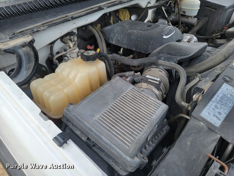 image for item LV9391 2004 Chevrolet Silverado 2500 HD  pickup truck