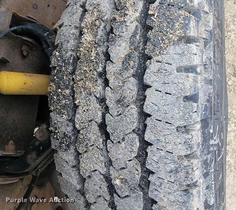 image for item LV9391 2004 Chevrolet Silverado 2500 HD  pickup truck