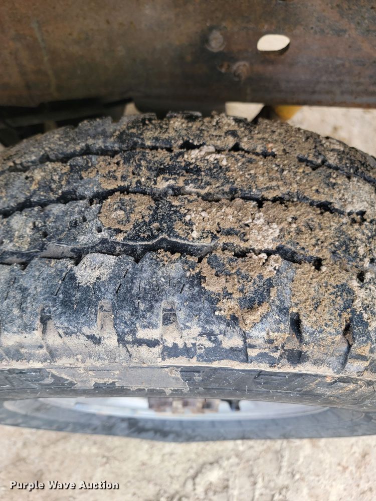 image for item LV9391 2004 Chevrolet Silverado 2500 HD  pickup truck