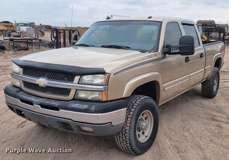 image for item LV9392 2004 Chevrolet Silverado 2500  Crew Cab pickup truck