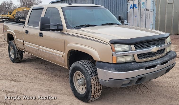 image for item LV9392 2004 Chevrolet Silverado 2500  Crew Cab pickup truck