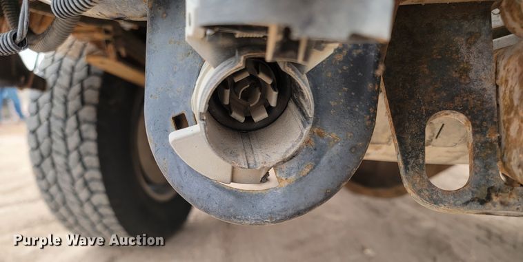 image for item LV9392 2004 Chevrolet Silverado 2500  Crew Cab pickup truck