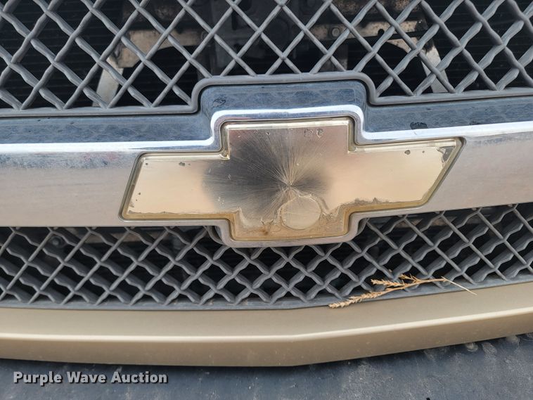 image for item LV9392 2004 Chevrolet Silverado 2500  Crew Cab pickup truck