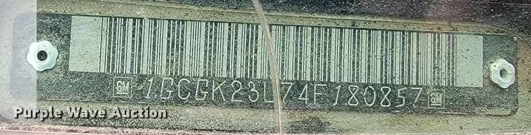 image for item LV9392 2004 Chevrolet Silverado 2500  Crew Cab pickup truck