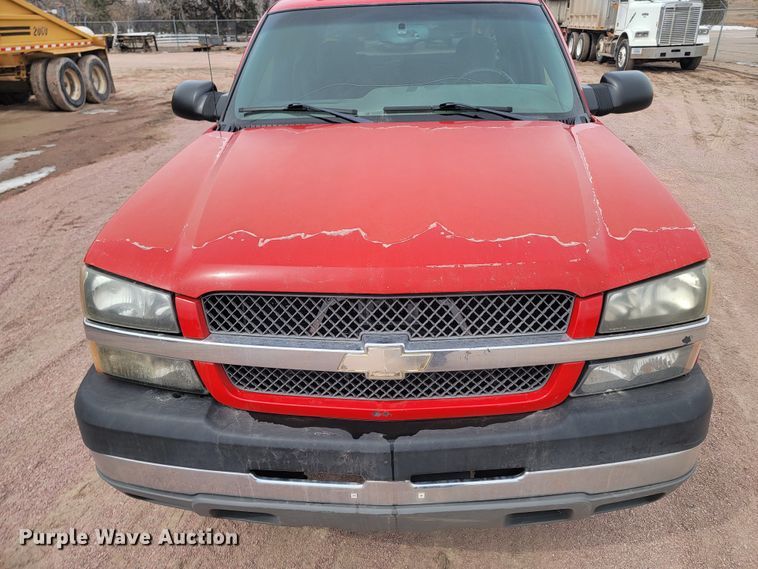 image for item LV9393 2004 Chevrolet Silverado 2500  Crew Cab pickup truck