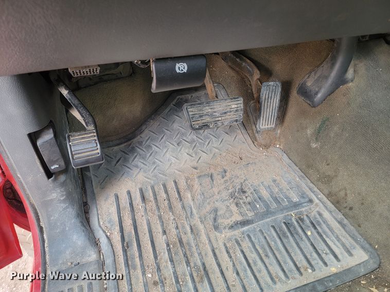 image for item LV9393 2004 Chevrolet Silverado 2500  Crew Cab pickup truck