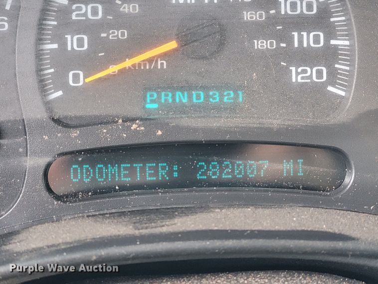 image for item LV9393 2004 Chevrolet Silverado 2500  Crew Cab pickup truck