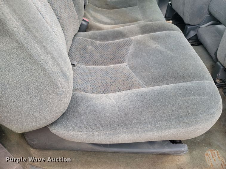 image for item LV9393 2004 Chevrolet Silverado 2500  Crew Cab pickup truck