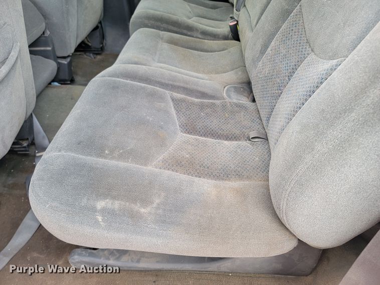 image for item LV9393 2004 Chevrolet Silverado 2500  Crew Cab pickup truck