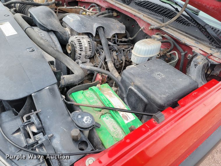 image for item LV9393 2004 Chevrolet Silverado 2500  Crew Cab pickup truck