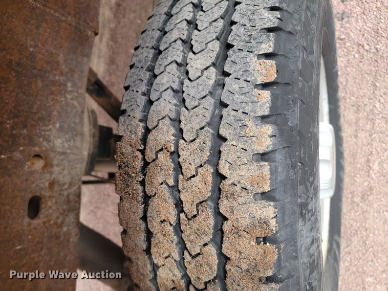 image for item LV9393 2004 Chevrolet Silverado 2500  Crew Cab pickup truck