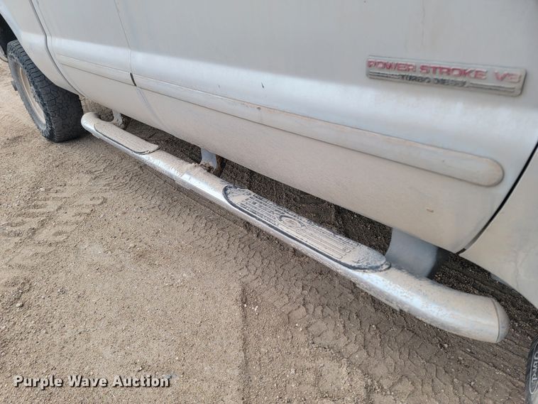 image for item LV9394 2003 Ford F250 Super Duty Lariat  Crew Cab pickup truck