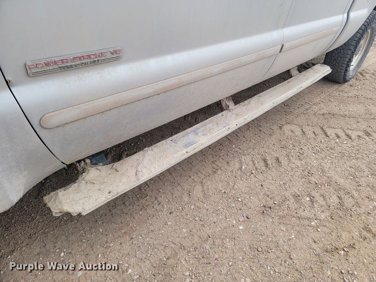 image for item LV9394 2003 Ford F250 Super Duty Lariat  Crew Cab pickup truck