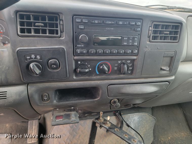 image for item LV9394 2003 Ford F250 Super Duty Lariat  Crew Cab pickup truck