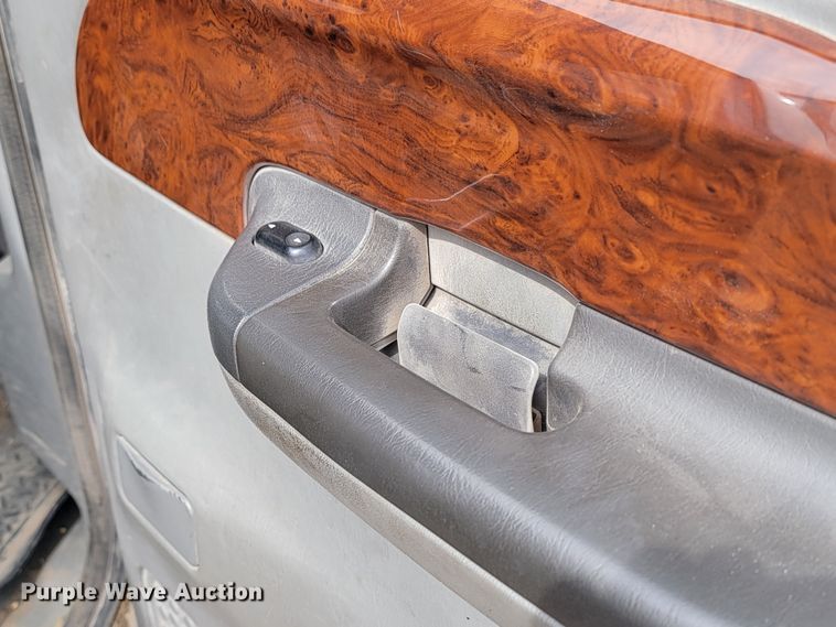 image for item LV9394 2003 Ford F250 Super Duty Lariat  Crew Cab pickup truck