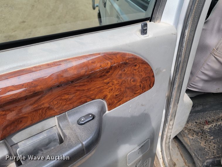 image for item LV9394 2003 Ford F250 Super Duty Lariat  Crew Cab pickup truck