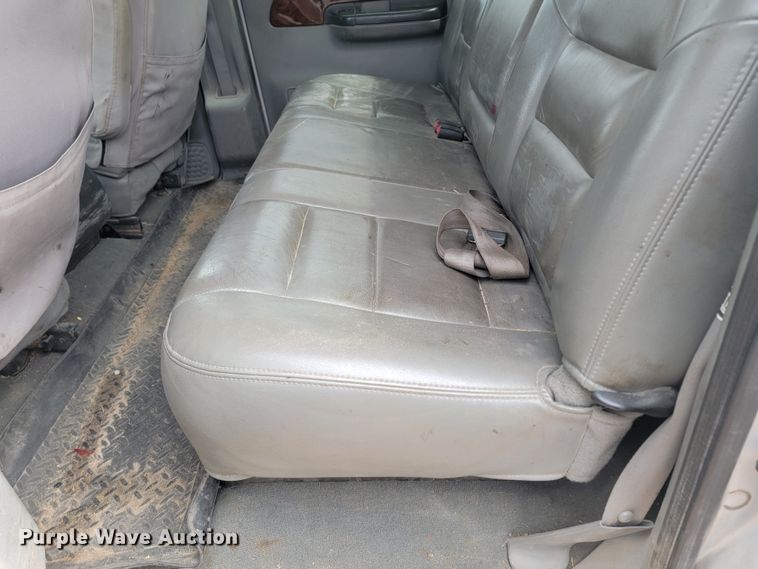 image for item LV9394 2003 Ford F250 Super Duty Lariat  Crew Cab pickup truck