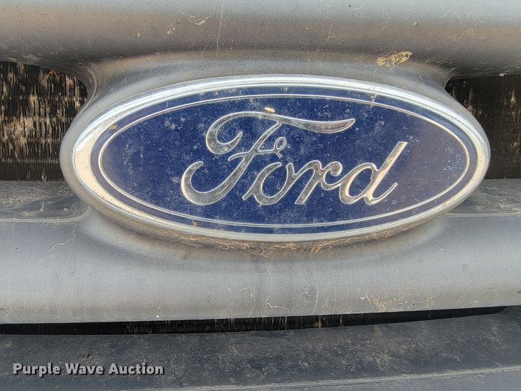 image for item LV9394 2003 Ford F250 Super Duty Lariat  Crew Cab pickup truck