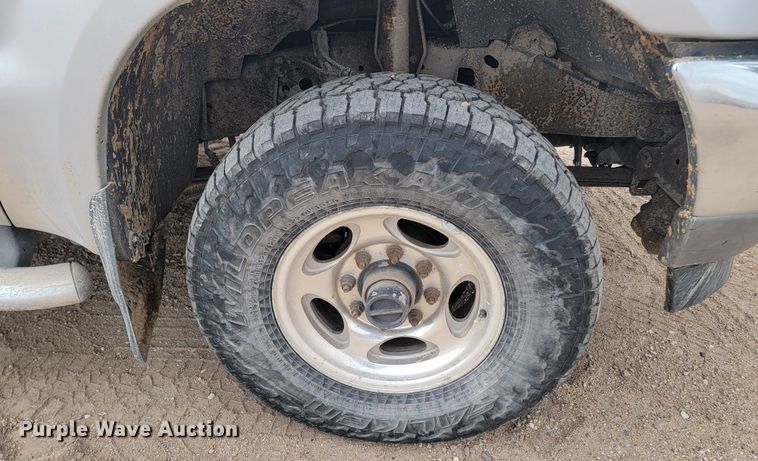 image for item LV9394 2003 Ford F250 Super Duty Lariat  Crew Cab pickup truck