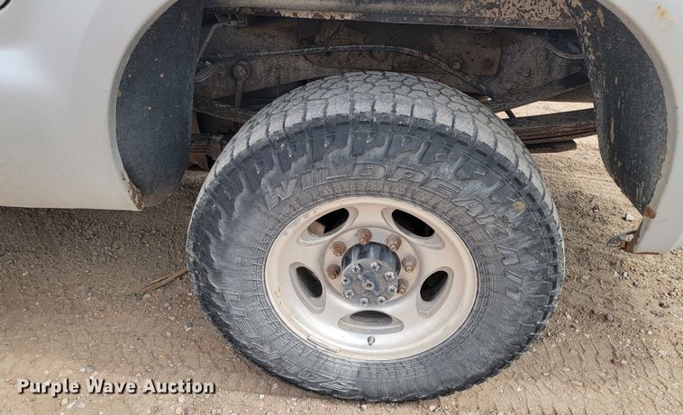 image for item LV9394 2003 Ford F250 Super Duty Lariat  Crew Cab pickup truck