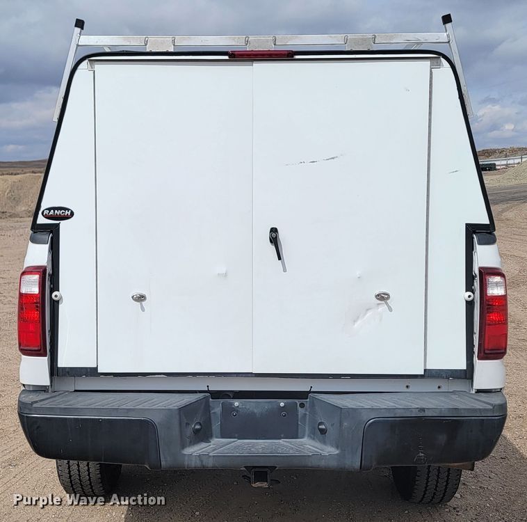 image for item LV9396 2004 Ford F350 Super Duty XL  SuperCab pickup truck