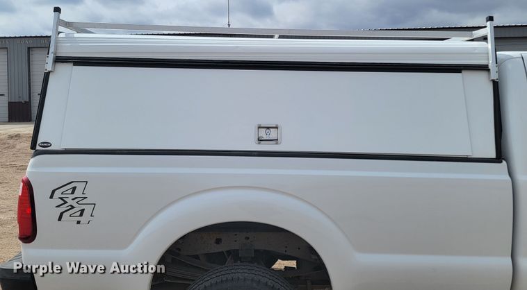 image for item LV9396 2004 Ford F350 Super Duty XL  SuperCab pickup truck