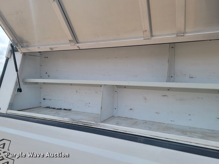 image for item LV9396 2004 Ford F350 Super Duty XL  SuperCab pickup truck