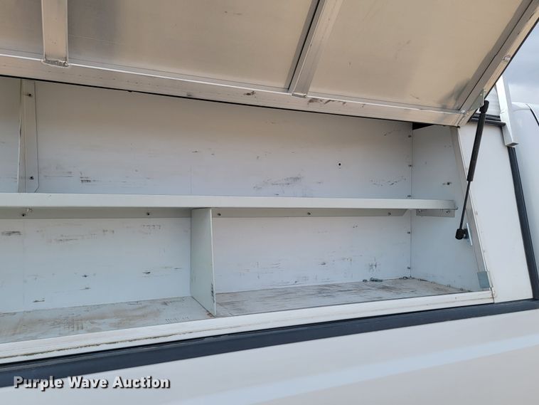 image for item LV9396 2004 Ford F350 Super Duty XL  SuperCab pickup truck